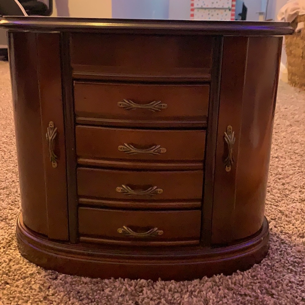 New Brown Jewelry Holder